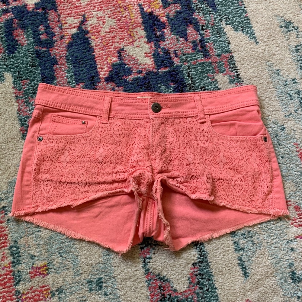 🍎 3/$30 Mudd floral peach overlay shorts